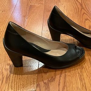 Ecco Leather Peep Toe heels size 39/8.5